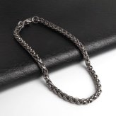 チタン スピガチェーンブレスレット シルバー メンズ 腕輪 細身 ボリューム感 編み込み風 立体的 渋い色合い アクセサリー 大人 クール カジュアル きれいめ シンプル 重ね付け 手元 コーディネート 金属アレルギー対応