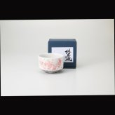 桜しずく 赤　抹茶碗 磁器 美濃焼 やきものの里から、暮らしを贈ります。　ギフト 食器 セット テーブルウェア