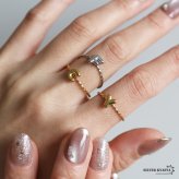 ステンレス イニシャル オープンリング 18KGP レディース 指輪 アルファベットリング 英字リング ゴールド シルバー 華奢 細身 小ぶり かわいい書体 シンプル 重ね付け 金属アレルギー対応 韓国アクセサリー ファッション