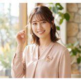 ブローチ セレモニー 通販 パールブローチ 胸飾り アクセサリー 花 フラワー デザイン レディース 大人 フォーマル 入学式 入園式 卒業式 卒園式 結婚式 お祝い 華やか 高級感 きれいめ 上品 エレガント キラキラ おしゃれ かわいい ジュエリー
