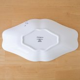 ウェッジウッド ストロベリー ブルーム インディゴ マルチディッシュ ペア 1053159 wedgwood  カレー皿 パスタ皿 ペア おしゃれ ブランド 高級 お皿 ボウル 白 陶器 結婚祝い 内祝い 新築祝 誕生日 プレゼント ギフト 電子レンジ 食洗機対応 引き出物 【正規品】