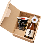 卒業 退職 名入れ ギフト SXX 酒セット 日本酒 久保田 吟醸 千寿 300ml と 有田焼 赤富士 焼酎カップ コサージュ付 ギフトBOX入り / プレゼント ギフト 退職 記念 誕生日 還暦 古希 喜寿 傘寿 米寿 緑寿 早寿 長寿 祝い 陶器カップ 赤 黒 選べるカラー