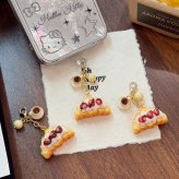 クロワッサン キーホルダー 2個セット ミニチュア パン スイーツ風 チャーム クリーム デコ バッグチャーム スマホストラップ ポーチ ファスナー 小物 かわいい ギフト