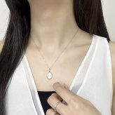 ショッパー付き ウノアエレ 18金 ホワイトゴールド メダイ ネックレス ペンダント K18WG K18 18K 日常使い マリア 幸運 お守り アイテム 金 イタリア製 おしゃれ シンプル 贈り物 女性 親友 彼女 母 妻 誕生日 プレゼント 婚約 結婚記念日 成人式 19歳 20歳 ギフト ランキング お祝い クリスマスプレゼント