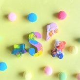 飾れる 名入れクレヨン 誕生日プレゼント クレヨン キッズ 出産祝い 女の子 男の子 1歳 2歳 3歳 知育玩具 ギフト プチギフト かわいい