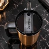 スタバ スタンレー コラボ タンブラー 1183ml ザ・クエンチャー コッパー ブラック 海外限定モデル ステンレスボトル ストロー付 大容量 水筒 おしゃれ 保冷 アウトドア キャンプ オフィス 贈り物 プレゼント 40oz