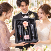 卒業 退職 名入れ SXX ペア酒セット グラス モエ・エ・シャンドン ロゼ・アンペリアル 750ml & アモーレシャンパン 2点 ブレスレット・コサージュ付 布張りBOX入り / プレゼント ギフト 夫婦 結婚 金婚式 銀婚式 退職 記念 誕生日 長寿 祝い ハート 紅白