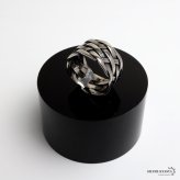 ステンレス 編み込みリング ワイド メッシュ 燻し 指輪 メンズ 透かし 立体的 網目 ボリューム ごつめ 重厚感 無骨 クール ロック パンク バイカー アメカジ ストリート モード 個性的 アクセサリー 金属アレルギー対応