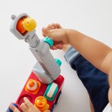 誕生日プレゼント Hola Toys オラトイズ 音がいっぱい 自分で走る しょうぼうしゃ 消防車 おもちゃ はたらく車 働く車 乗り物 はしご サイレン 音が鳴る 音楽 ごっこ遊び 消防士ごっこ レスキュー 人形付き 知育玩具 1歳半 18カ月 2歳 3歳 男の子 女の子 お祝い ギフト