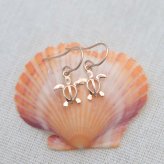 ハワイアンジュエリー ゴールド ピアス ホヌ ピンクゴールド ピアス 幸せ運ぶホヌピアス フックピアス 揺れる 片耳(1個)購入可 K14ピンクゴールド 14K 20G ゲージ BY THE SEA バイザシー 彼女 妻 女性 レディース 誕生日 プレゼント ハロウィン 【品番：GE531R】