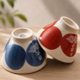 敬老の日 退職 名入れ ペアギフト SXX 波佐見焼 夫婦茶碗 円 MADOKA 赤 青 2点セット 木箱入り / プレゼント ギフト 両親 夫婦 結婚 金婚式 銀婚式 退職 記念 誕生日 長寿 祝い