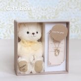 誕生日プレゼント 彼女 女性 【名入れ可能 ふわふわベア×人気シンプルネックレス】 ネックレス オープンハート マスコット キーホルダー 女の子 娘 孫 母 10代 20代 小学生 中学生 高校生 名入れ 誕生日入り シンプル ゴールド テディベア 友達 くま アクセサリー ハート 記念日 可愛い おしゃれ 妻 FUU365ハートネックレス 8030210