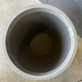 鉢カバー おしゃれ 大型 17号 13号 L M サイズ 植木鉢 KONTON コントン ソンク ラウンドトール 丸型 縦長 背が高い ポリレジン 軽量 屋外 室内 高級 北欧 モダン ナチュラル 観葉植物用 シンボルツリー サボテン 多肉植物 特大 玄関 プランター 底穴なし チャコールグレー