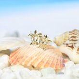 ハワイアンジュエリー ピアス ホヌ イエローゴールド ピアス 幸せ運ぶホヌピアス スタッドピアス 海の守り神 片耳(1個)購入可 K1414K シリコンキャッチ 20G ゲージ BY THE SEA バイザシー メンズ レディース 誕生日 プレゼント ハロウィン 【品番：GE106】