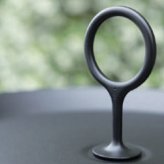 サイドテーブル 屋外 ガーデンテーブル 丸 円形 軽量 おしゃれ デザイナーズ HOUE ホウエ アイレット トレイテーブル 45cm トレイ アルミ デンマークデザイン 北欧 ガーデンファニチャー 屋外用 テラス ベランダ ウッドデッキ 雨ざらし