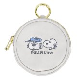 ミニポーチ Snoopy スヌーピー サークルミニポーチ カラビナ付き おしゃれ かわいい シルバー 小物入れ ミニポーチ カラビナ カラビナ付き メタリック 丸 イラスト スヌーピーグッズ スヌーピーイラスト バッグチャーム プレゼント ギフト 贈り物 小さめ ミニ