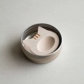 《持ち運べる》猫缶アロマストーン｜外出先でも香りを楽しむ猫モチーフ缶