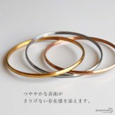 ステンレス トリニティバングル 3連 レディース アクセサリー 三色カラー シルバー ゴールド ローズゴールド 細身 クロス 交差 重ね付け風 上品 華やか 大人 きれいめ 手元コーデ 女性用 腕輪 ジュエリー デイリー おしゃれ