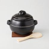 ラインブラック　ごはん鍋　3合炊セット ごはん鍋：耐熱陶器、しゃもじ：竹、敷板：杉板 万古焼 やきものの里から、暮らしを贈ります。　ギフト 食器 セット テーブルウェア