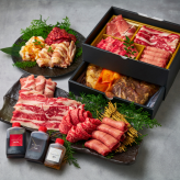 誕生日 お祝い ギフト 肉 メッセージカード/日時指定/熨斗対応可 タレ付き 大阪 鶴橋 焼肉白雲台  (2段焼肉セット 白雲台) 7種 850g