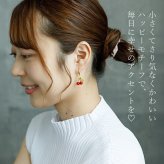 ゆらゆら揺れる小さなさくらんぼ フックピアス 金属アレルギー対応 ステンレス製 春 赤い実 かわいい