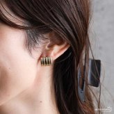 ステンレス スクエアピアス 18KGP 両耳用 2点セット レディース ゴールド ワイド 四角 リブデザイン ボリューム 大ぶり スタッドピアス キャッチ式 存在感 モード 上品 きれいめ 大人 女性 アクセサリー ジュエリー 耳飾り
