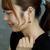 ゆらゆら揺れる小さなさくらんぼ フックピアス 金属アレルギー対応 ステンレス製 春 赤い実 かわいい