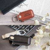 【 名入れ レザー USB メモリ 32GB 】 名前入り USB メモリー スティック おすすめ 人気 ケース カバー かわいい おしゃれ 卒業 就職 祝い 送別会 記念品 企業 ノベルティ 名入り ギフト 誕生日 プレゼント 男性 女性