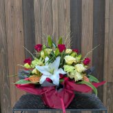 フラワーアレンジメント 還暦【赤 レッド系/ギフト】当店 おまかせ アレンジ 贈り物 赤 敬老の日 お祝い お誕生日 記念日 送別 還暦 プレゼント ギフト 花 おしゃれ 赤 結婚記念日 フラワーギフト 華やか 赤系 アレンジメントフラワー 周年記念 誕生日 記念日 生花 赤い花 クリスマス ホワイトデー 母の日 卒業式 発表会
