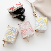 スマートキーケース ダブル 【 ぷっくりミモザ 】 刺繍 全面 2個収納 スマートキー 小物入れ くすみカラー