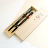 箸 名入れ 二膳 ギフト プレゼント お箸 セット ペア 桐箱 淡路 夢の滴 大花火 あけぼの 高級 夫婦箸 和食器 食洗機対応 金婚式 銀婚式 記念 記念品 お祝い 新居 両親 結婚祝 長寿祝 結婚記念日 国産 ギフトセット ピンク ブルー グリーン ゴールド バレンタイン