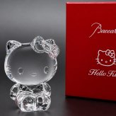 名入れ バカラ ハローキティ 2816542 Baccarat クリスタル 置物 オーナメント フィギュリン サンリオ コラボ 50周年 世界限定15000ピース 高さ9.5cm 正規品 誕生日 クリスマス ギフト プレゼント