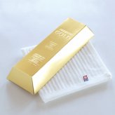 今治 金塊純白 ハンドタオル [26-0532-038] TGO0507601 日本製 綿100 後晒し加工 清潔感 白 パッケージ 金塊風 おもしろ 景品 ノベルティ ギフト プレゼント プチギフト ミニタオル
