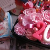 3周年 お祝い 記念日 ミッキー ミニー 花束風 ご希望数字入りプレゼント 箱を開けてサプライズ ボックス ピンクバラ プリザーブドフラワー入り