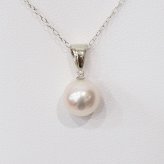 ［pearl589］ 8mm - 8.5mm ホワイトピンク ペンダント ダイヤモンド付 あこや真珠 0.01ct