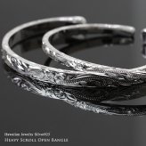 ハワイアンジュエリー バングル ペアバングル 幅3.5mm 刻印 無料 サイズが選べる オープンバングル ペア 2本セット フラット 厚み有 サイドに飾り彫り シルバー925 細身 カップル 夫婦 プレゼント ハロウィン 【品番：BM5027-4P】