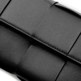 ボッテガヴェネタ BOTTEGA VENETA 長財布 レディース メンズ マキシイントレチャート 本革 ブラック 黒 かぶせ フラップ マグネット開閉 小銭入れ付き カード12枚 742694 V3UO3 8425