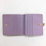 クロミ 口金財布 がま口 財布 レディース 二つ折り コンパクト サンリオ キャラクター グッズ 合皮 型押し ロゴ メタルプレート おしゃれ かわいい プレゼント ギフト サンリオ正規ライセンス品