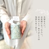 ロクシタン ハンドクリーム ギフト 女性 誕生日プレゼント 人気 プチギフト 選べる ミニ 10ml 日本製 タオルハンカチ 今治 セットでお得! 可愛い おしゃれ ギフトセット 彼女 女友達 妻 お礼 送別 お返し 贈り物 ハンドケア ラッピング済 送料無料 心ほどける、香りと手触りのご褒美。「いつもありがとう」を、贅沢な潤いにのせて