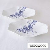 ウェッジウッド ストロベリー ブルーム インディゴ マルチディッシュ ペア 1053159 wedgwood  カレー皿 パスタ皿 ペア おしゃれ ブランド 高級 お皿 ボウル 白 陶器 結婚祝い 内祝い 新築祝 誕生日 プレゼント ギフト 電子レンジ 食洗機対応 引き出物 【正規品】