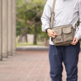 9ポケット多収納　WOODYBELLY ショルダーバッグ【送料無料】メンズ 帆布 父の日 プレゼント キャンバス 小さめ 小さい 斜め掛け 斜めかけバッグ 多収納 軽量 軽い 男性 女性 誕生日 祖父 肩掛けバッグ 帆布バッグ 旅行用カバン トラベルバッグ 海外旅行 使いやすい 鞄 30代 40代 50代 60代 70代 ギフト 贈り物 父親 彼氏 彼女 記念日