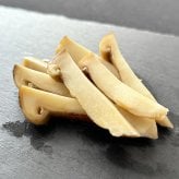 松茸 生松茸 冷凍 縦割り 250g 500g 750g 5-7cm 洗浄済み そのまま使える 松茸ご飯やお吸い物・茶碗蒸しにも 生冷凍 高級料亭 マツタケ まつたけ 秋の味覚 無農薬 無添加 天然 中国産