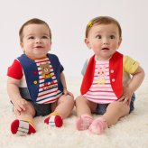 ミキハウス ホットビスケッツ★ベスト風スタイ&ブルマギフトセット【クリアケース付き】ギフトラッピング　出産祝い　誕生日　お祝い　入園祝い　キッズ服　ベビー服