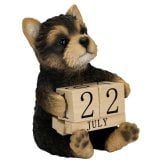 置物 犬 ヨークシャーテリア 万年カレンダー 高さ11.5cm woobia ウービア いぬ リアル かわいい おしゃれ 玄関 デスク インテリア 卓上カレンダー 日めくり 動物 癒し 棚 オフィス プレゼント ギフト 新築祝い 犬好き