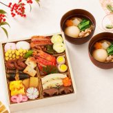 【12月29～30日お届け】2027年 プレミアム和風おせち - 奏 - (お餅・かつおだしセット) 1～2人前 19品 一段重 祝い鯛 数量限定 お重 和風  お節 御節 料理