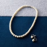 ジョルジュ レッシュ マグネット貝パールネックレス&イヤリングセット ホワイト 467-0569-06  内祝 内祝い お祝 御祝 記念品 出産内祝い プレゼント 快気祝い 粗供養 引出物
