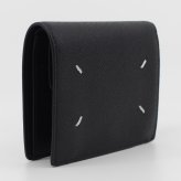 メゾン マルジェラ　Maison Margiela　二つ折り財布　SA3UI0007 P4745 T8103　ブラック　グレインレザー　4ステッチ バイフォールド ウォレット　コンパクト財布　シンプル ミニウォレット