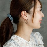 ピアス チタン フープ ハーフ 大ぶり 純チタン 幅2mm×直径30mm 全8色 アレルギー対応 医療用 日本製 おすすめ メンズ レディース 片耳 1個 かわいい カラフル