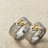 【サイズ展開15～21号】【レーザー刻印無料】ハワイアンジュエリー ペアリング 指輪 幅広リング アクセサリー サージカルステンレス ホヌ ウミガメ 亀 スクロール プルメリア シルバーカラー イエローゴールド メンズ レディース ストレートエッジ カップル 2個セット