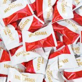 (全国送料無料)お菓子 詰め合わせ 明治 マカダミアチョコレート 個包装 32粒 メール便 (4902777215129sx32mz)【送料無料 詰め合わせ おやつ 小袋 個包装 お試し】